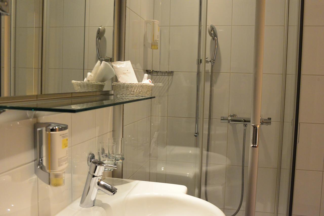 ホテル シュテルネン ムリ Muri bei Bern エクステリア 写真